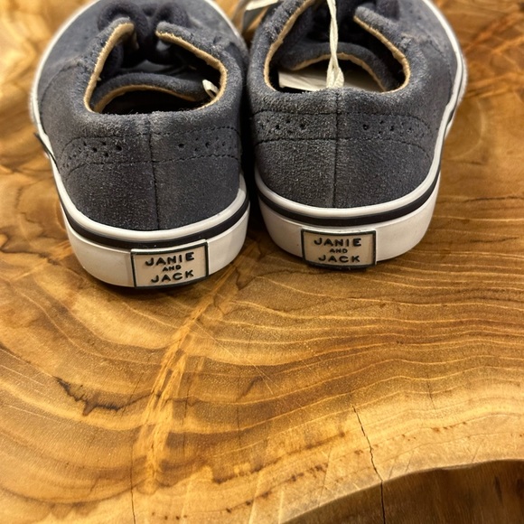 JANIE and JACK Wing Tip Sneake - Picture 8 of 13